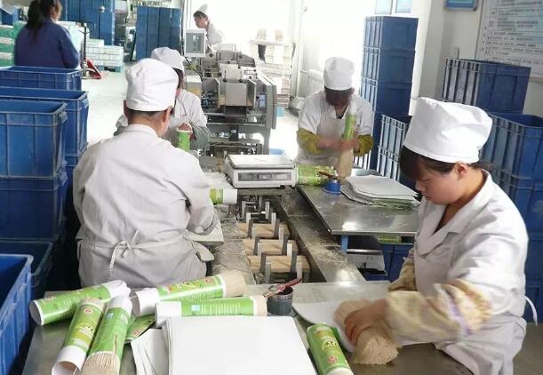 挂面捆扎机的引进，真正实现了自动化，这是我司挂面公司，有史以来的一次重大突破